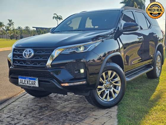 TOYOTA HILUX SW4 2.7 VVT-i FLEX SRV 7L 4X2 AUTOMÁTICO